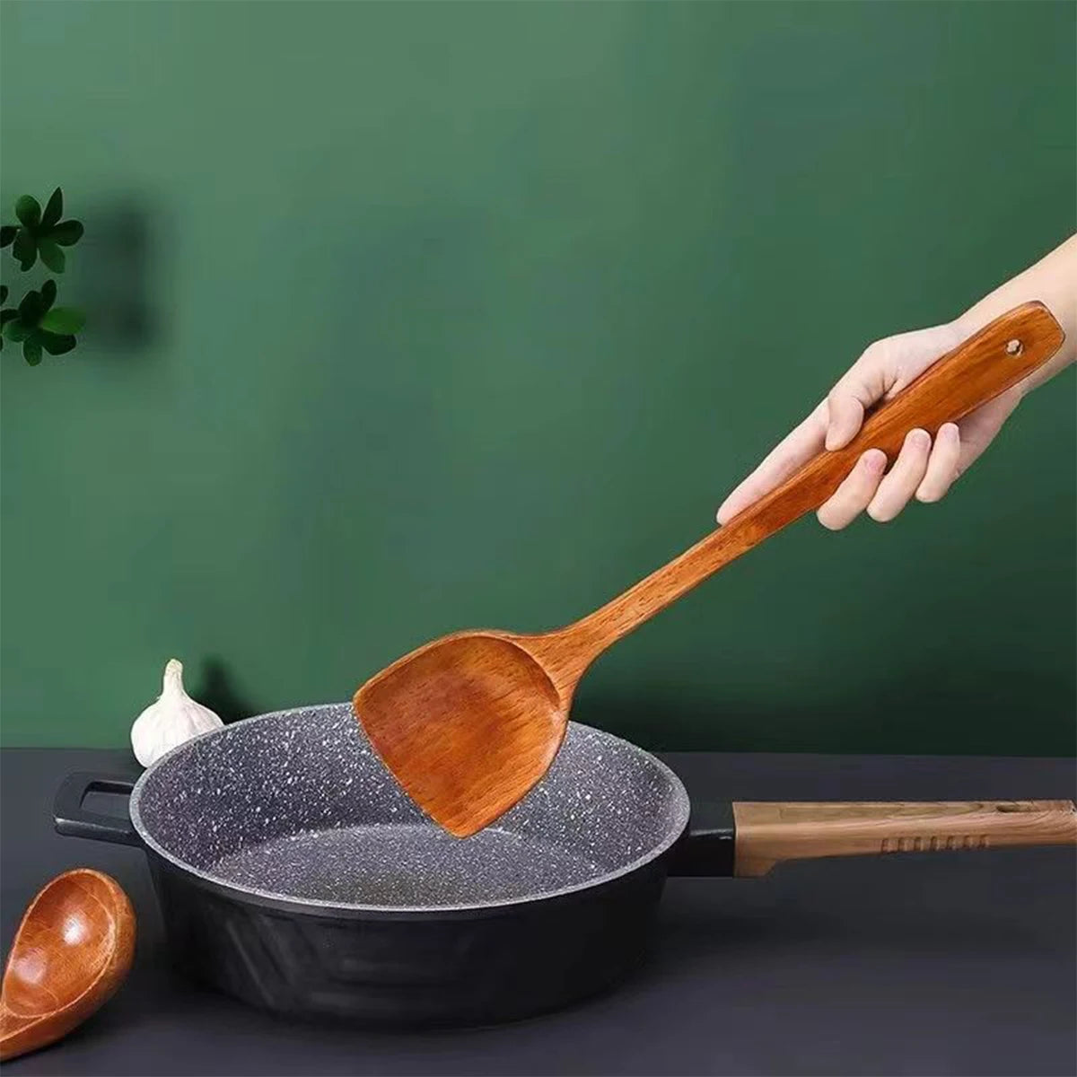 Household spatula wooden spatula non-stick pan special household long handle wooden cooking frying spatula 1pcs